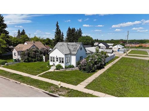 4504 49 Street, Lloydminster, SK - Outdoor With Facade