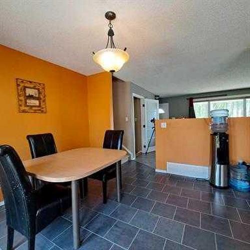 4113 52 Avenue, Lloydminster, AB - Indoor Photo Showing Dining Room