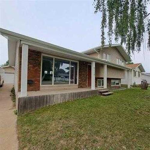 4113 52 Avenue, Lloydminster, AB - Outdoor