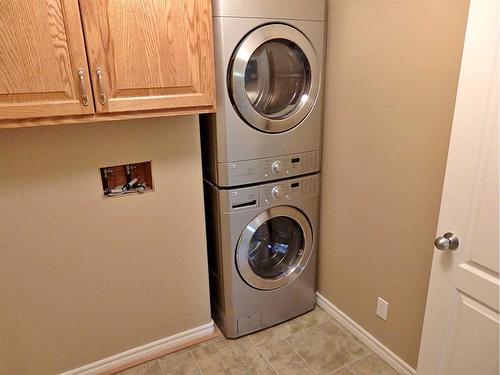 5115 51 Street, Mannville, AB - Indoor Photo Showing Laundry Room