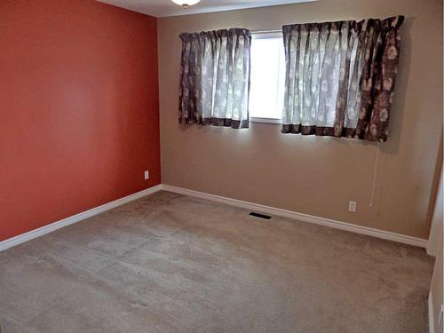 5115 51 Street, Mannville, AB - Indoor Photo Showing Other Room