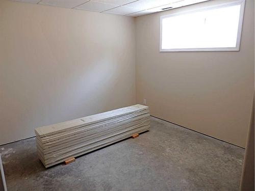 5115 51 Street, Mannville, AB - Indoor Photo Showing Other Room