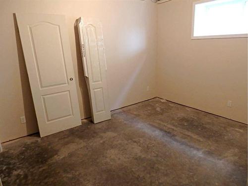 5115 51 Street, Mannville, AB - Indoor Photo Showing Other Room