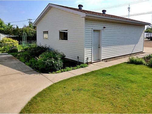 5115 51 Street, Mannville, AB - Outdoor With Exterior