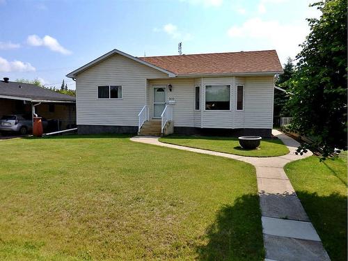 5115 51 Street, Mannville, AB - Outdoor