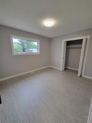 5014 Imperial Avenue, Coronation, AB - Indoor Photo Showing Other Room