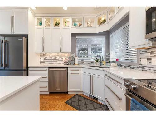 5805 23 Street, Lloydminster, AB - Indoor Photo Showing Kitchen With Upgraded Kitchen