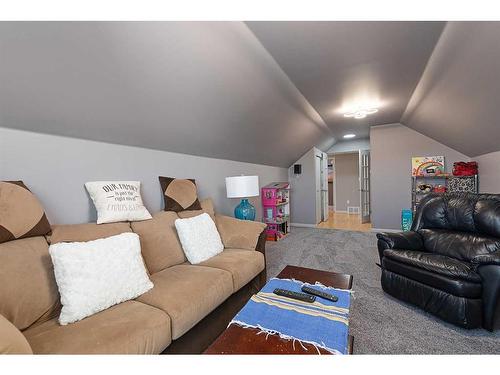 5805 23 Street, Lloydminster, AB - Indoor Photo Showing Living Room