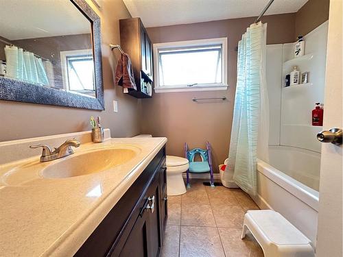 75 3 Street East, Lashburn, SK - Indoor Photo Showing Bathroom