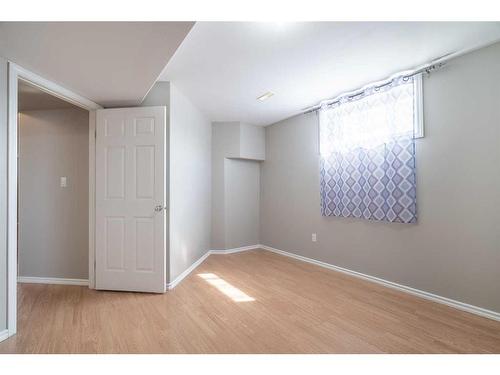 6608 39 Street, Lloydminster, AB - Indoor Photo Showing Other Room