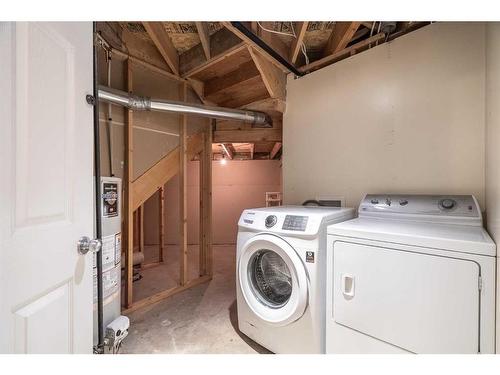 6608 39 Street, Lloydminster, AB - Indoor Photo Showing Laundry Room