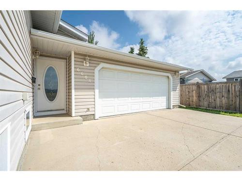 6608 39 Street, Lloydminster, AB - Outdoor With Exterior