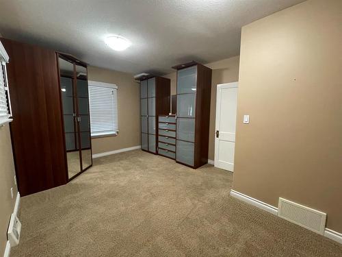 118 1 Street, Paradise Valley, AB - Indoor