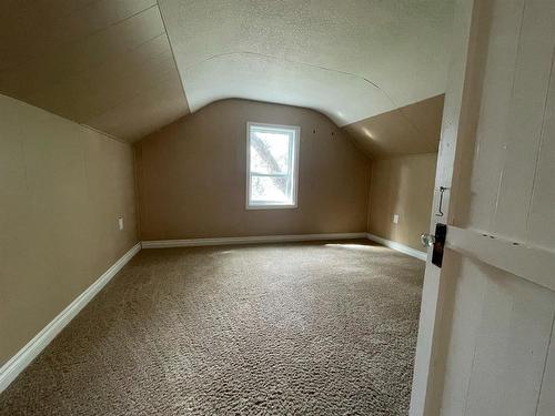 118 1 Street, Paradise Valley, AB - Indoor Photo Showing Other Room