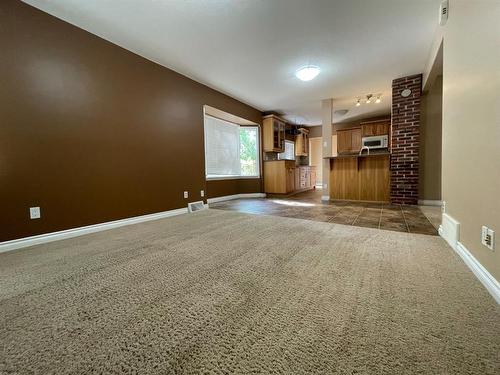 118 1 Street, Paradise Valley, AB - Indoor Photo Showing Other Room