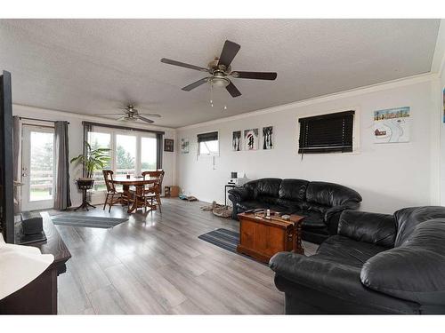 1-51119 Rge Rd 3272, Lloydminster, SK - Indoor Photo Showing Living Room