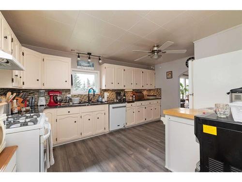 1-51119 Rge Rd 3272, Lloydminster, SK - Indoor Photo Showing Kitchen With Double Sink