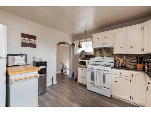 1-51119 Rge Rd 3272, Lloydminster, SK - Indoor Photo Showing Kitchen