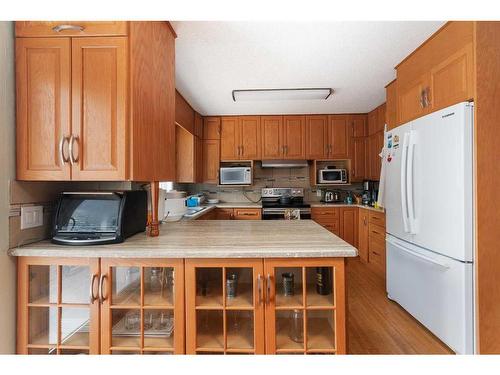 405 Main Street, Maidstone, SK - Indoor Photo Showing Kitchen