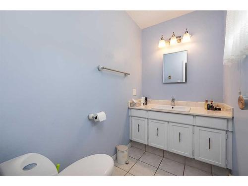 405 Main Street, Maidstone, SK - Indoor Photo Showing Bathroom