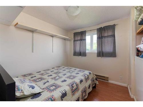 405 Main Street, Maidstone, SK - Indoor Photo Showing Bedroom