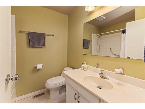 405 Main Street, Maidstone, SK - Indoor Photo Showing Bathroom