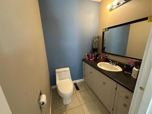 5112 54 Street, Mannville, AB - Indoor Photo Showing Bathroom