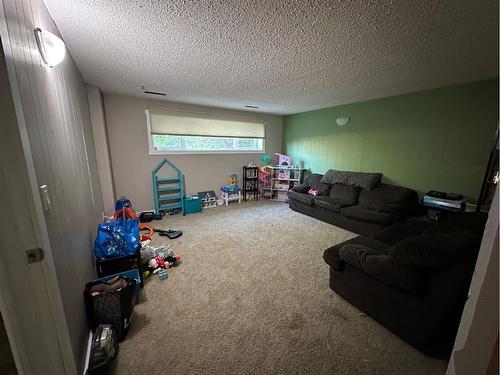 5112 54 Street, Mannville, AB - Indoor