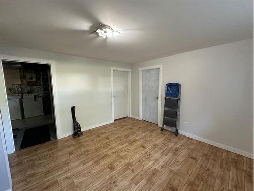 5112 54 Street, Mannville, AB - Indoor Photo Showing Other Room