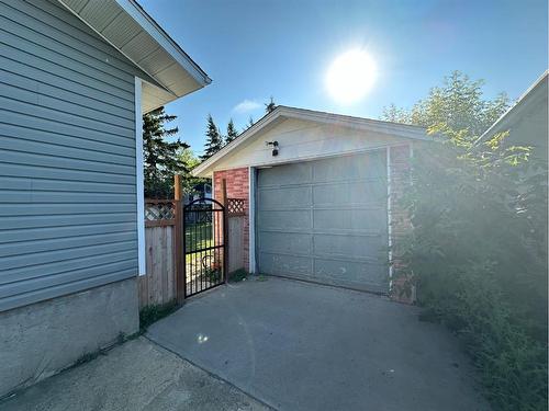 5112 54 Street, Mannville, AB - Outdoor With Exterior