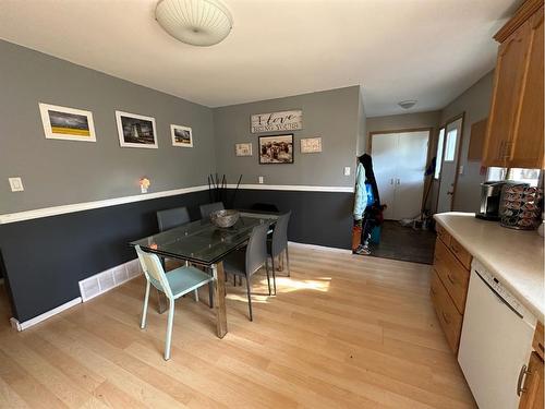 5112 54 Street, Mannville, AB - Indoor Photo Showing Dining Room