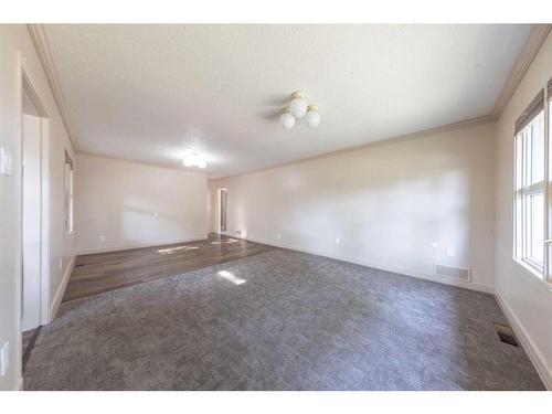 5203 46 Street, Lloydminster, AB - Indoor Photo Showing Other Room