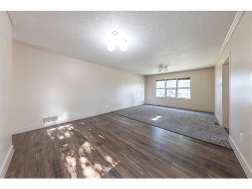 5203 46 Street, Lloydminster, AB - Indoor Photo Showing Other Room