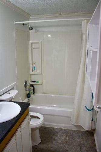 112 1St Avenue East, Neilburg, SK - Indoor Photo Showing Bathroom