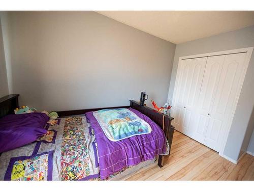 1137 24 Street, Wainwright, AB - Indoor Photo Showing Bedroom