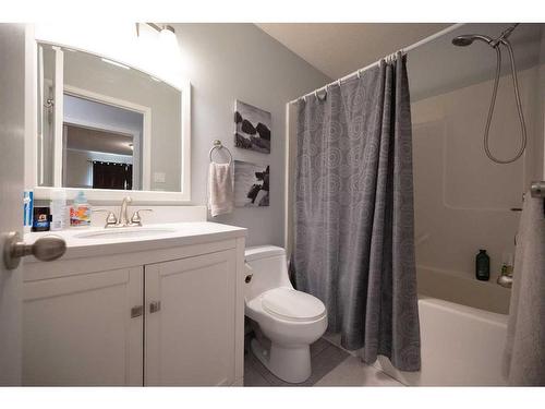 1137 24 Street, Wainwright, AB - Indoor Photo Showing Bathroom