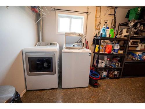 1137 24 Street, Wainwright, AB - Indoor Photo Showing Laundry Room