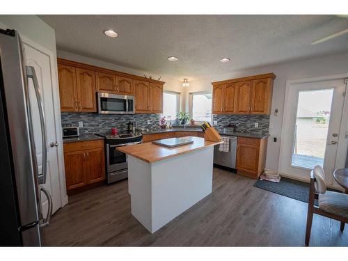 1137 24 Street, Wainwright, AB - Indoor Photo Showing Kitchen