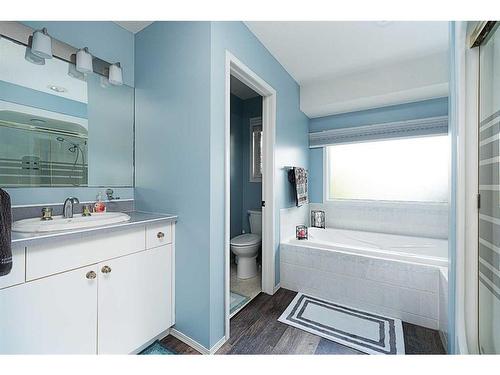 2606 51 Avenue, Lloydminster, AB - Indoor Photo Showing Bathroom