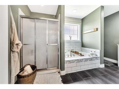 2023 56 Avenue, Lloydminster, AB - Indoor Photo Showing Bathroom