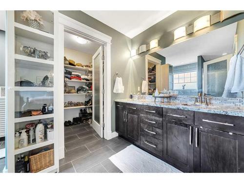 2023 56 Avenue, Lloydminster, AB - Indoor Photo Showing Bathroom