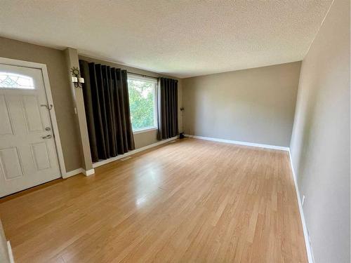 822 10 Street, Wainwright, AB - Indoor Photo Showing Other Room