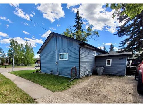 822 10 Street, Wainwright, AB - Outdoor