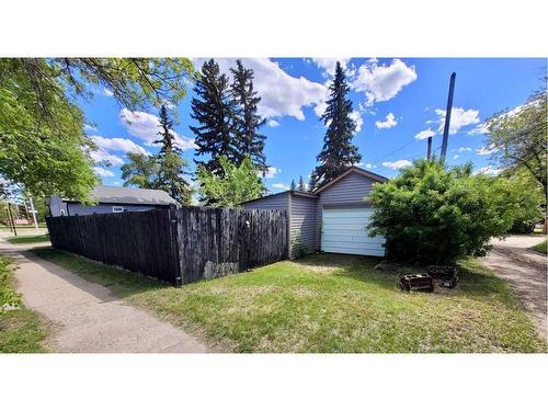 822 10 Street, Wainwright, AB - Outdoor