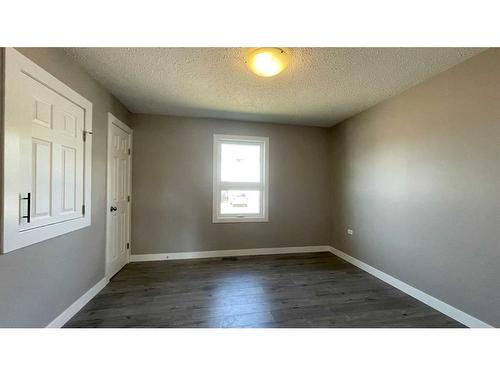 837 4 Avenue, Wainwright, AB - Indoor Photo Showing Other Room