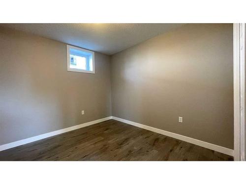 837 4 Avenue, Wainwright, AB - Indoor Photo Showing Other Room