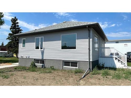 837 4 Avenue, Wainwright, AB - Outdoor With Exterior