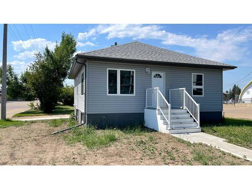 837 4 Avenue, Wainwright, AB - Outdoor