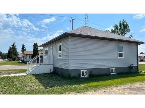 837 4 Avenue, Wainwright, AB - Outdoor With Exterior