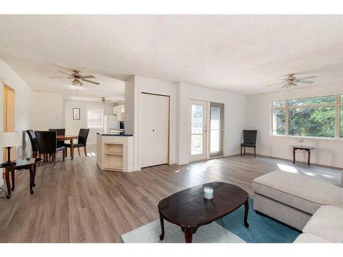 507 1 Street East, Maidstone, SK - Indoor Photo Showing Living Room